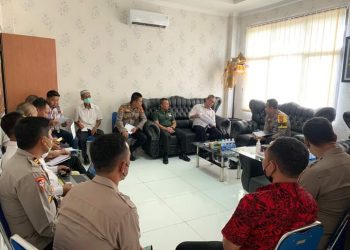 Guna Percepatan Penanganan Wabah Penyakit Mulut dan Kuku (PMK) Pada Hewan, KapolRes dan Dinas Pertanian KLU Lakukan Rapat Koordinasi.