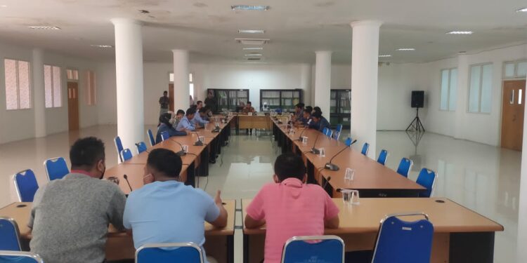 audiensi mahasiswa loteng tuntut bangun ulang asrama