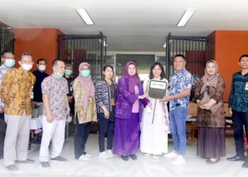 RSUD Provinsi NTB Terima 2 Unit Mobil Ambulance Jenazah