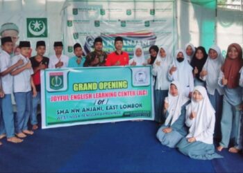 Tingkatkan Kemampuan Bahasa Inggris, Kepala SMA NW Anjani “Syamsul Hadi” Resmikan JLC