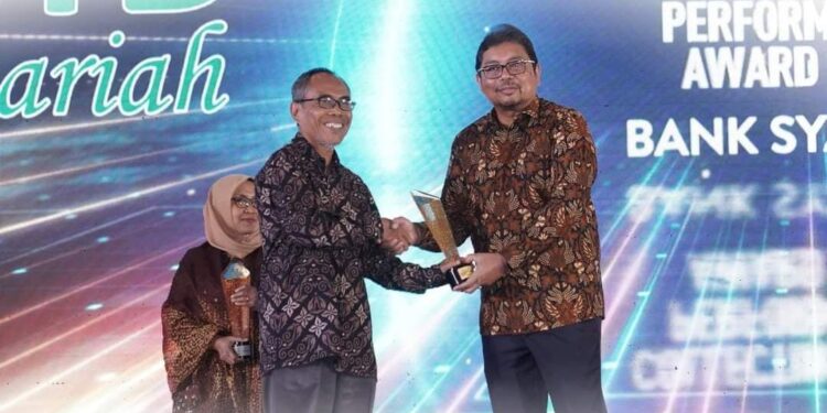 Pasca Dapat Top Digital Award dan Top BUMD, Bank NTB Syariah Kembali Raih Collecting Agent Performance Award 2021