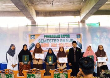 Tahun Pelajaran 2022/2023 Berakhir, SMA NW Anjani Gelar Pembagian Raport Kenaikan Kelas