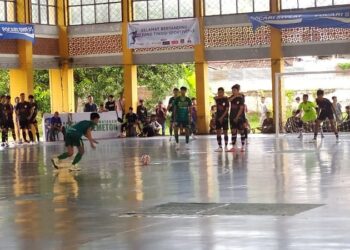 Tim Futsal Bank NTB Syari'ah Raih Tropi Juara Futsal Piala Radar Loambok 2023
