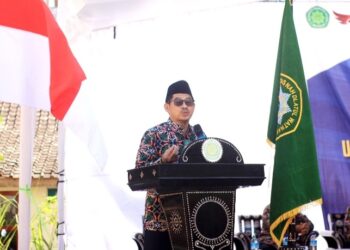 Rektor UNW Mataram Dr. H. Lalu Abdul Muhyi Abidin, MA Membuka Secara Resmi PKKMB 2023