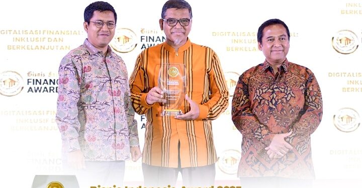 Bank NTB Syari'ah Rah Penghargaan BIFA 2023 Katrgore Best Performance BPD dengan Aset Lebih Dari 15 Triliun
