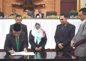 DPRD NTB Umumkan Pemberhentian Gubernur dan Wagub NTB, Bang Zul : “Biasa-biasa saja”