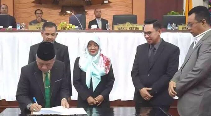 DPRD NTB Umumkan Pemberhentian Gubernur dan Wagub NTB, Bang Zul : “Biasa-biasa saja”