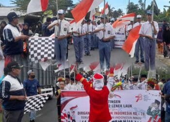 Padat..., Pawai Alegoris Menyambut HUT RI Ke-87 di Kecamatan Lenek, Antusias Warga Hingga Tidak Mendaftar