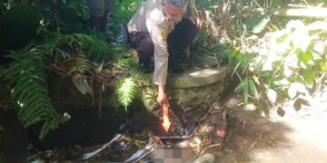 Tragis…! Mayat Bayi Ditemukan Di Sungai Di Suralaga
