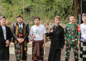 Berbagai Pertunjukan Seni Meriahkan Acara Adat Desa Telaga Waru Lombok Timur