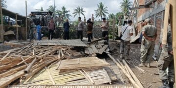 Ganggu Kemanan Warga, Sat Pol PP dan Pemerintah Desa Lenek Lauk Tertibkan Caffe Di Wialayah JBL