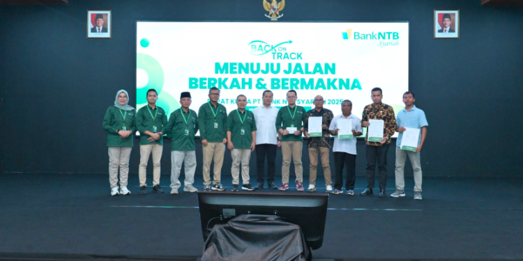 Bank NTB Syariah Akselerasi Inklusi Keuangan Syariah, Empat Akad Murabahah Pembiayaan Koperasi Merah Putih Ditandatangani dalam Pembukaan Raker
