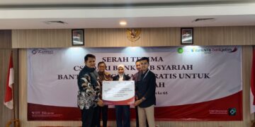 Wujud Sinergi dan Kepedulian Sosial, Bank Jatim Bersama Bank NTB Syariah & IZI Salurkan Bantuan Kacamata Gratis bagi Pelajar di Jawa Timur