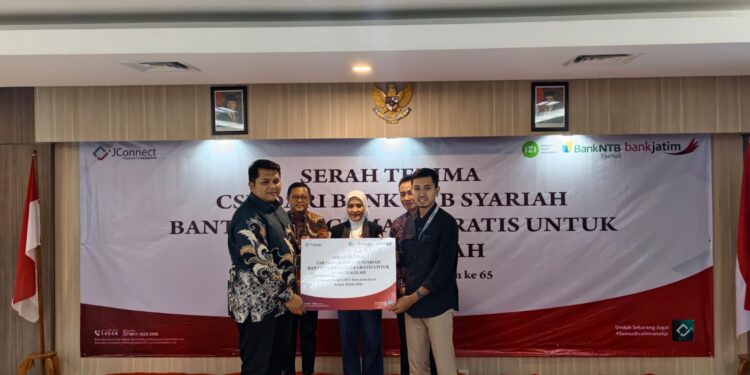 Wujud Sinergi dan Kepedulian Sosial, Bank Jatim Bersama Bank NTB Syariah & IZI Salurkan Bantuan Kacamata Gratis bagi Pelajar di Jawa Timur